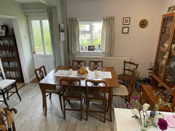 Dining Area.JPG