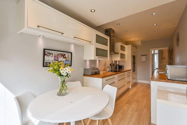 Kitchen/breakf...