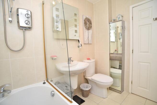 3 bed Town House for sale Image 11