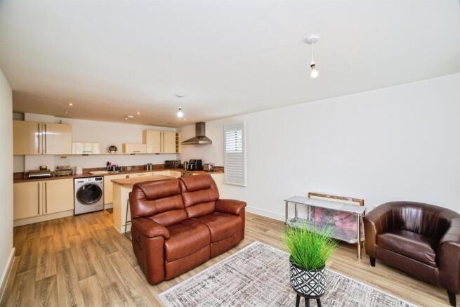 2 bed Apartment for sale Image 5