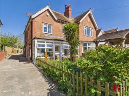 Flat A, 67, Cantelupe Road, Bexhill-on-sea TN40 1PP