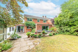 11, Wood End, Crowthorne RG45 6DQ