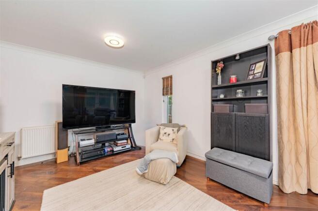 1 Dudhope Gardens Dundee-9.JPG