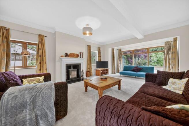 5 bed Detached for sale Image 11