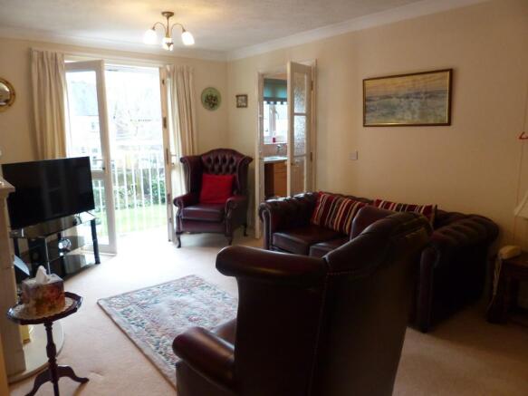 sitting/dining room