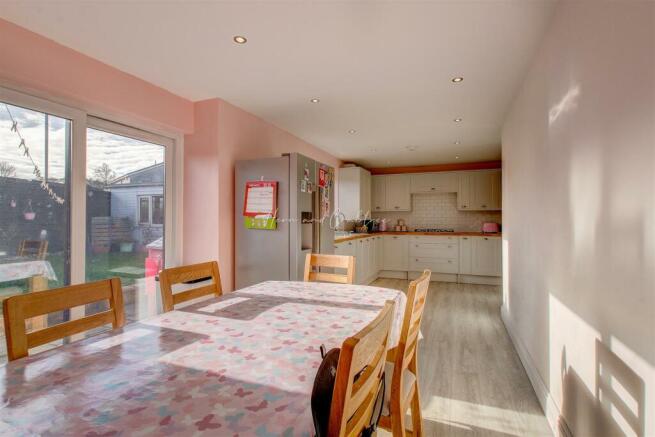 Pine Tree Close, Radyr, HernCrabtree (26).jpg