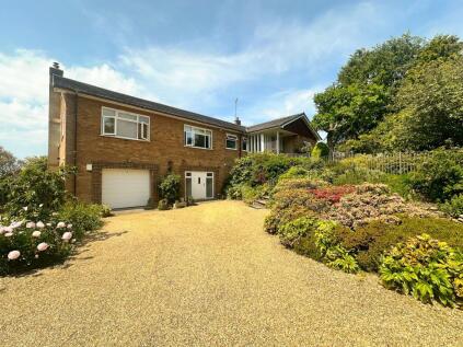 Thurstaston Road, Heswall, CH60
