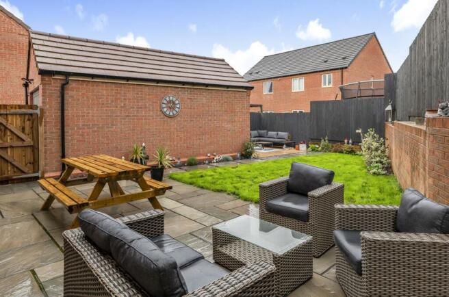 2 Broadleaf Road, Lutterworth