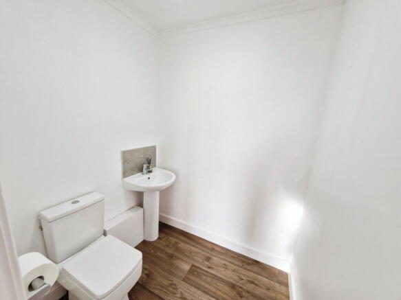 3 bed Detached Bungalow for sale Image 6