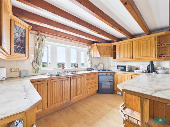 4 bed Detached for sale Image 2