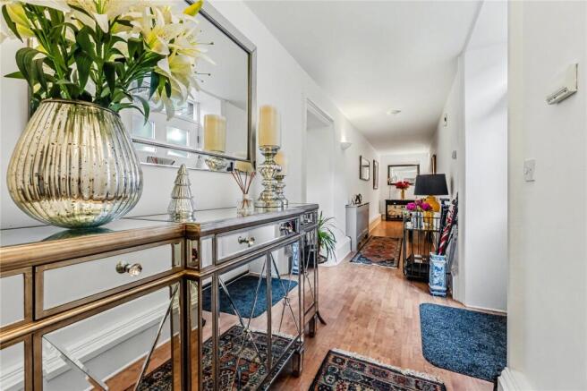 2 bed Apartment for sale Image 10