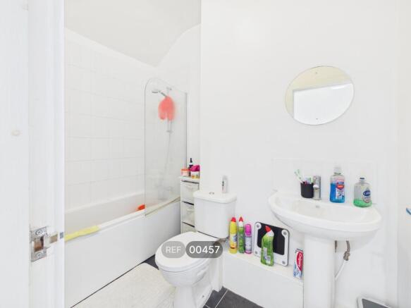 1 bed Apartment to rent Image 10