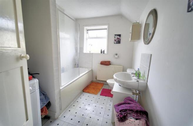 Bathroom.jpg
