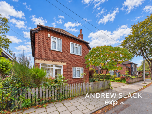3-bed detached on Normanton Drive,Mansfield,NG18 3AQ, £280,000