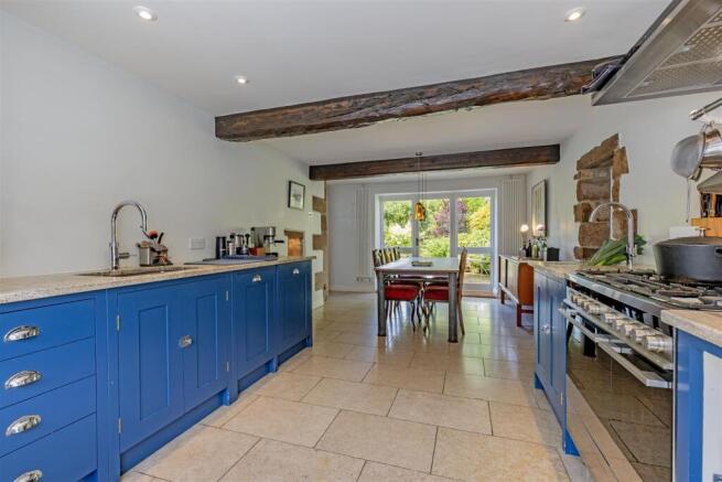 Kitchen-5.jpg