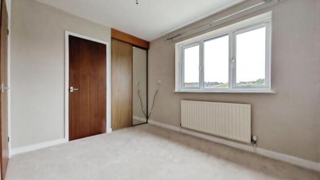 2 bed Semi-Detached to rent Image 8
