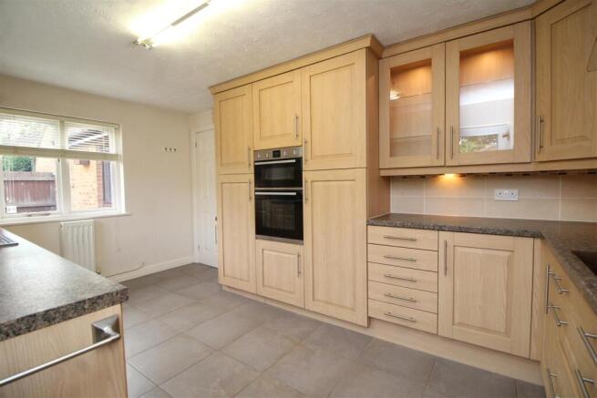 kitchen 2 .jpg