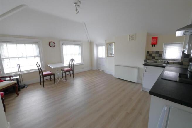 Lounge/Kitchen