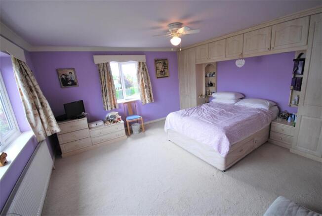 MASTER BEDROOM: