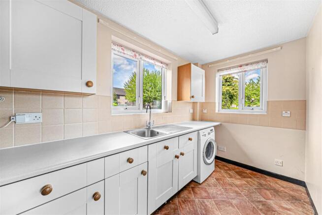 2 bed Apartment for sale Image 5