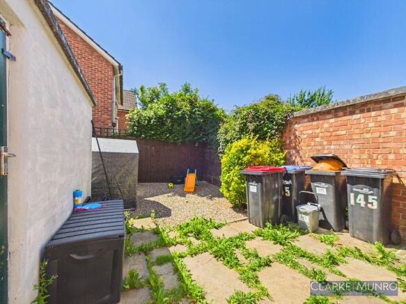 3 bed Terraced for sale Image 6