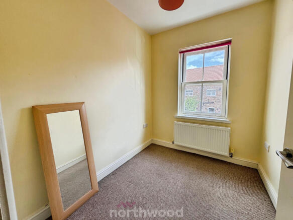 3 bed Terraced to rent Image 8