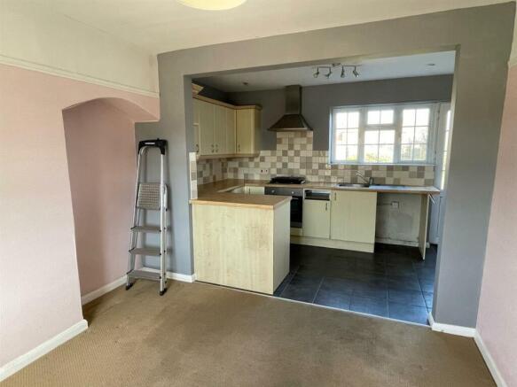 Kitchen1.jpg