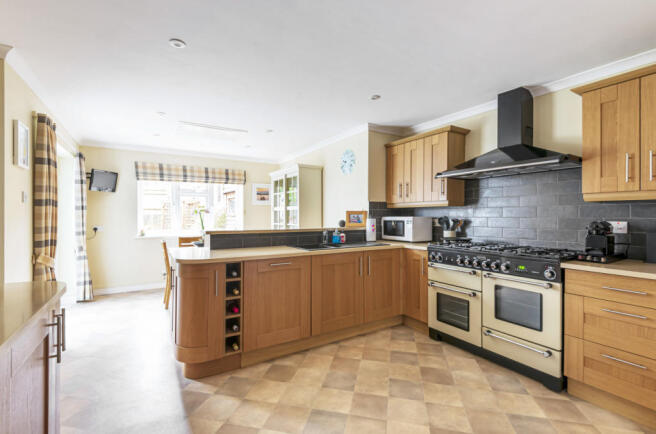 Kitchen/Breakfast Rm