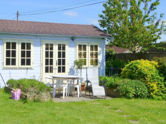 SUMMERHOUSE/STUDI...