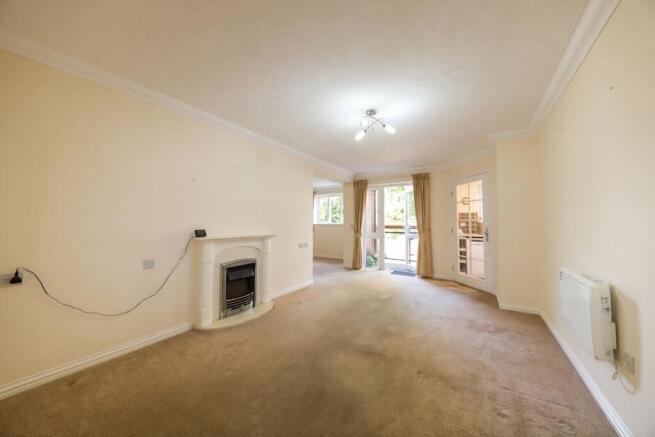 Living Room (E)