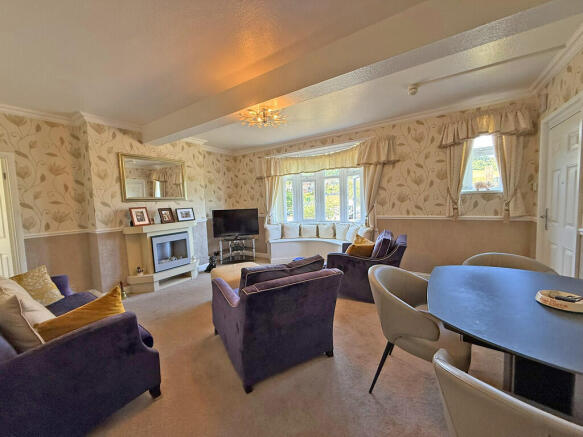 2 bed Apartment for sale Image 4