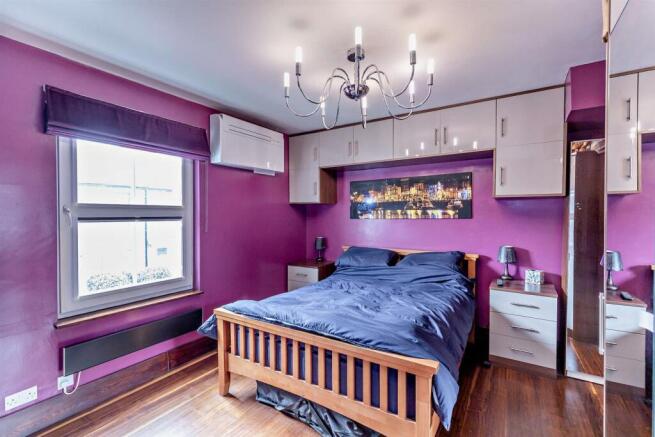2 bed Terraced for sale Image 8