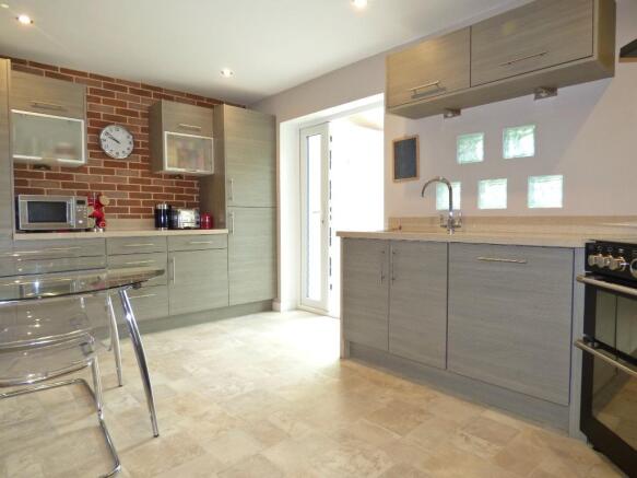 Kitchen & Breakfast Room
