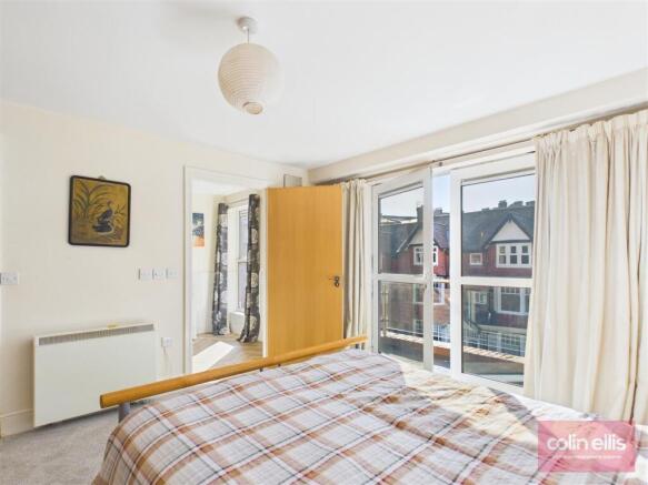 2 bed Flat for sale Image 9