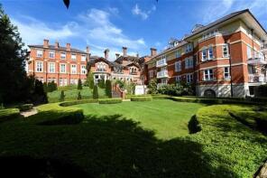 Flat 11, 15 Claremont Lodge, The Downs, London SW20 8UA