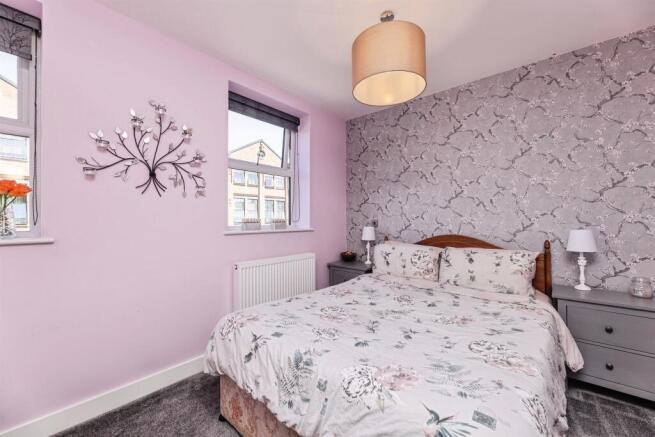 4 bed Town House for sale Image 12
