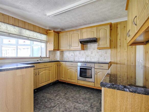 KITCHEN /DINING ROOM