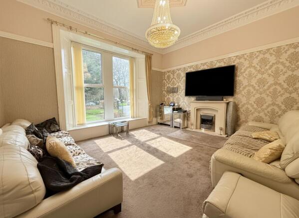 9 bed Semi-Detached for sale Image 8