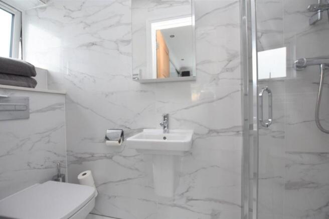En-suite bed 2