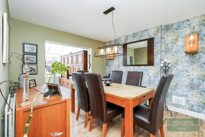 4 bed Detached for sale Image 8