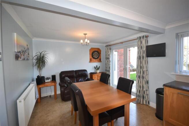 4 bed Detached for sale Image 6