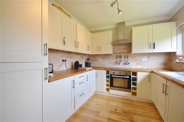 KITCHEN:
