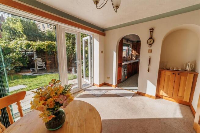 Dining Room.jpg