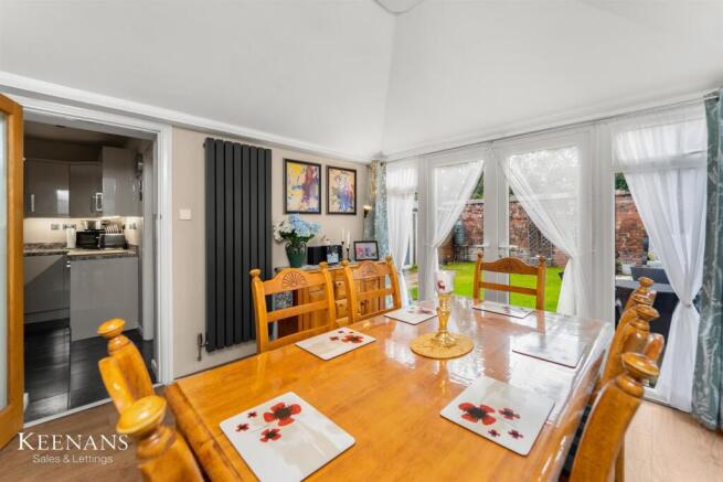 Hawthorn Drive, Swinton, Manchester photo 4