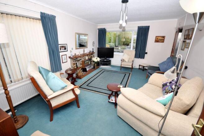 45 Glynderi, Tanerdy, Carmarthen SA31 2EX Photo 3