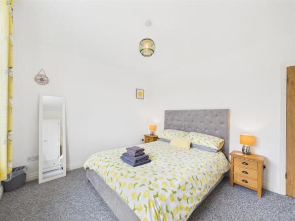 2 bed Flat for sale Image 11
