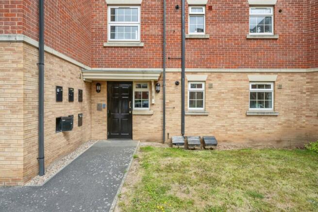 2 bed Apartment for sale Image 6