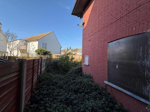 29 Penfold Road, Clacton-on-sea, Essex, CO15 photo 4