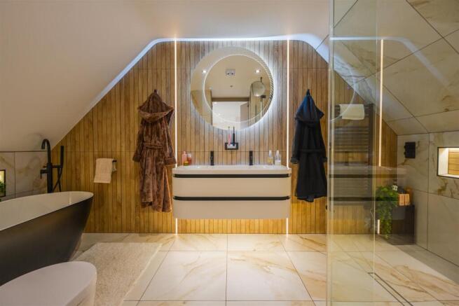 Westminster Drive, Church Gresley  (45).jpg