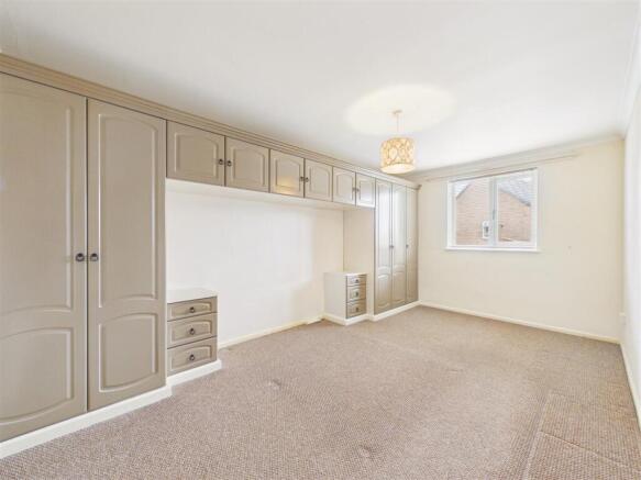 2 bed Apartment for sale Image 5